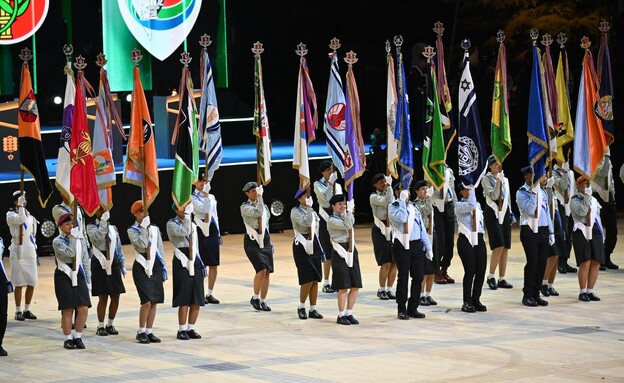 הדגלנים בטקס הדלקת המשואות (צילום: יואב דודקביץ', TPS)