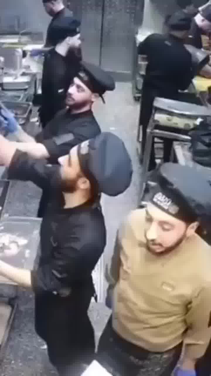 העמיסו שיפוד דונר במשקל חצי טון, והבינו בדרך הקשה למה לא עושים דברים כאלה