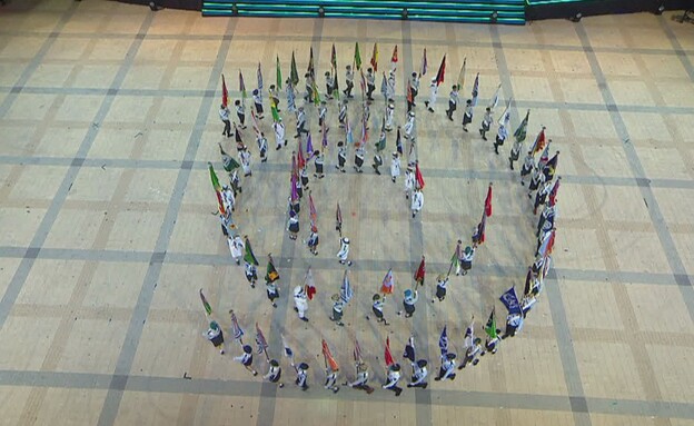 הדגלנים בטקס הדלקת המשואות