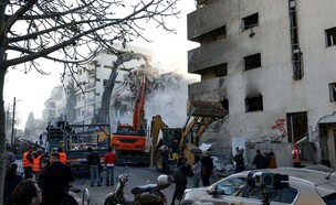 מבצע שאגת הארי, נפילה בתל אביב, 1.3.2026 (צילום: MstudioG
, shutterstock)