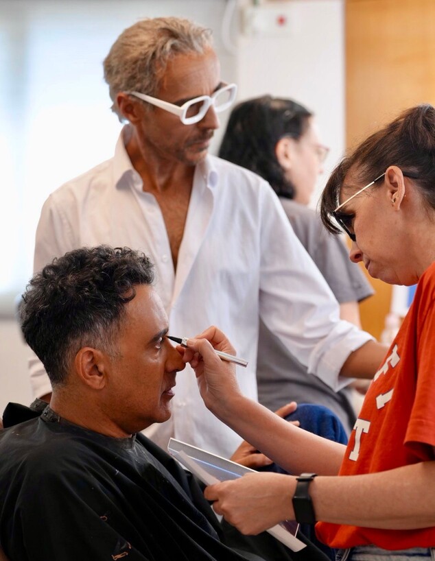 תומר משקף לבן, יניב ביטון מאחורי הקלעים