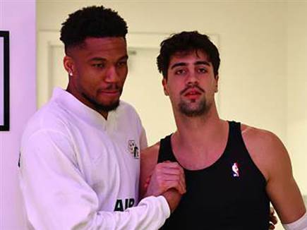 (Photo by Michael Kirschbaum/NBAE via Getty Images)