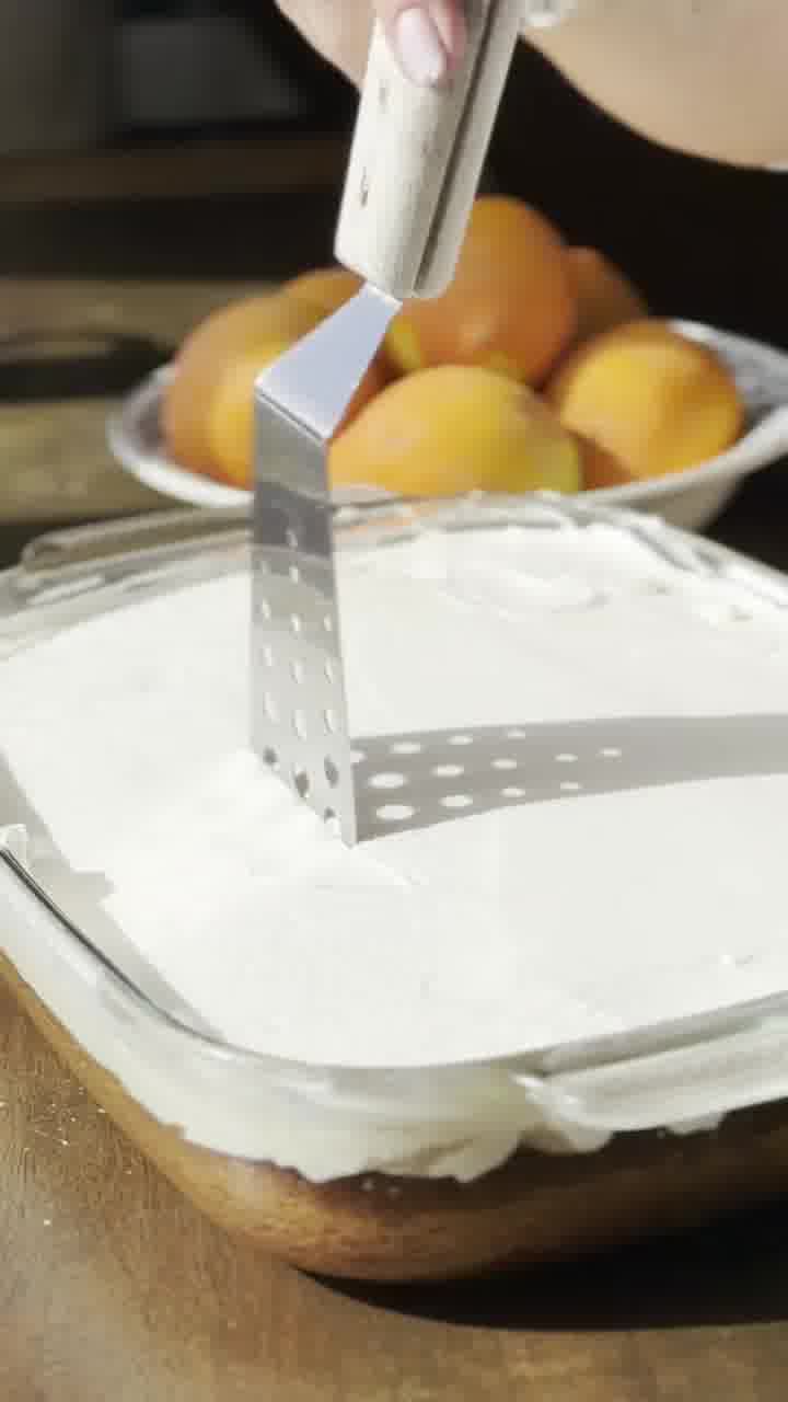 היא מזכירה סברינה, אבל בביס הראשון מגלים שהיא העוגה הכי ישראלית שיש