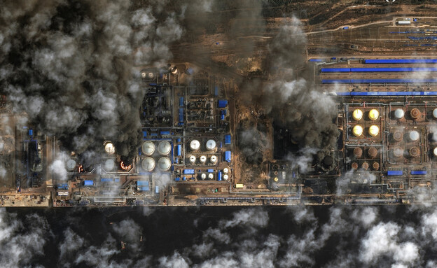 מתקפה של אוקראינה בנמל אוסט לוגה ברוסיה