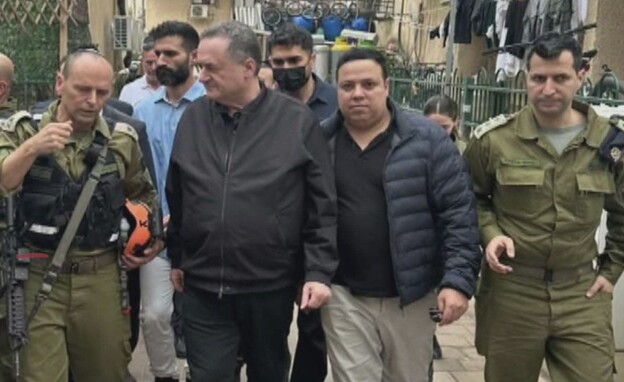 כ"ץ עם משה רווח בזירת נפילה כ"ץ עם משה רווח בזירת נפילה