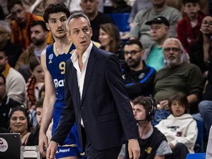 הביתיות בידיים של הקבוצה שלו. קטש (עודד קרני)