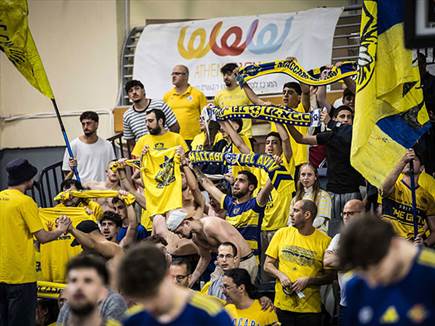 חזרו לראות את הקבוצה שלהם מקרוב ונהנו (עודד קרני)