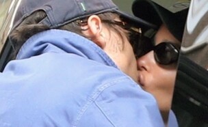 הארי סטיילס וזואי קרביץ (צילום: backgrid_usa)