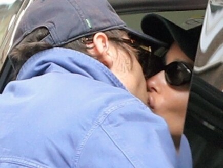 אחרי 8 חודשים יחד: הארי סטיילס וזואי קרביץ מאורסים