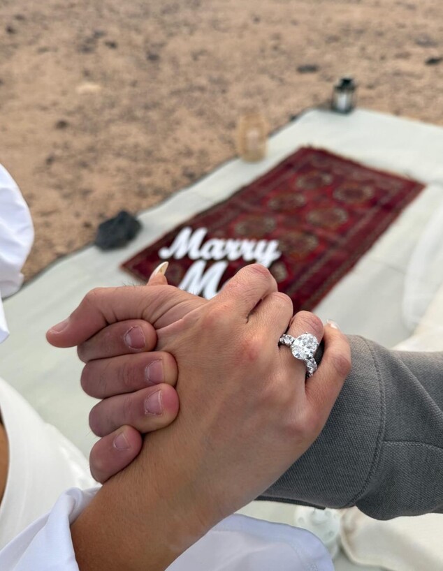 רום שמיר ים צים טבעת אירוסים הצעת נישואים