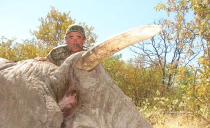 אנדי דוסיו (צילום: Bobby Hansen Hunting Safaris)