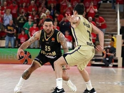 (Photo by Alfonso Cannavacciuolo/Euroleague Basketball via Getty I (צילום: ספורט 5)