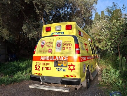 חשד לרצח והתאבדות: גבר וילד בן 6 אותרו ללא רוח חיים בחוף הכרמל