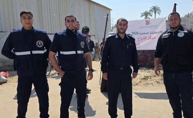 שוטרי חמאס בדיר אל-בלח אתמול