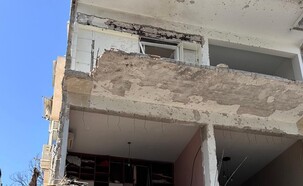 הבית ברחוב לואי מרשל שנפגע מטיל (צילום: עוז אליהו טורז׳מן, צילום פרטי)
