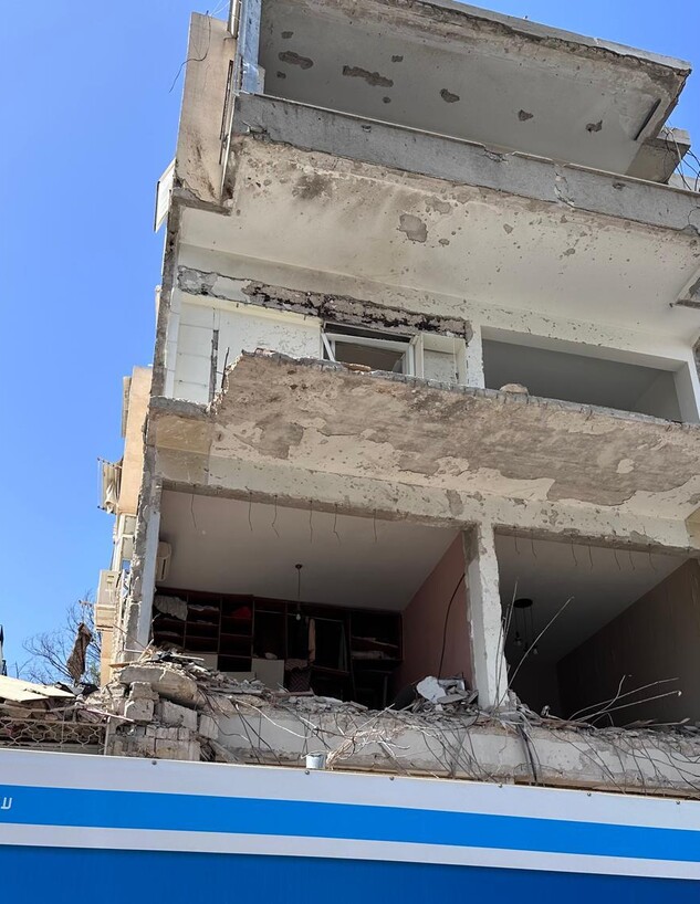 הבית ברחוב לואי מרשל שנפגע מטיל