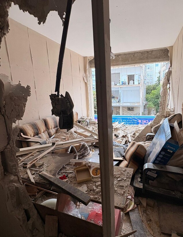 הבית ברחוב לואי מרשל שנפגע מטיל