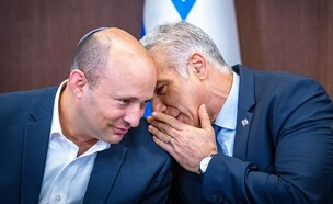 יאיר לפיד ונפתלי בנט (צילום: אוליבייה פיטוסי, פלאש 90)