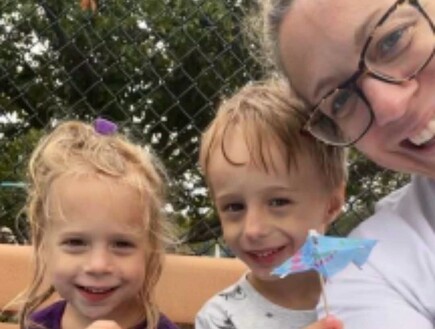 ארה"ב: אם נעצרה בחשד שרצחה את שני ילדיה הקטנים