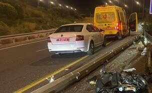 רוכב אופנוע כבן 20 נהרג בכביש 77 באזור עמק יזרעאל (צילום: תיעוד מבצעי מד"א)