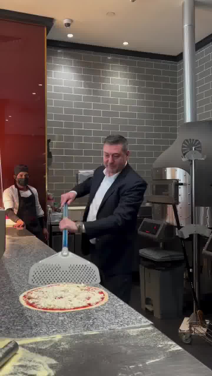 המנכ"ל הפתיע את כולם