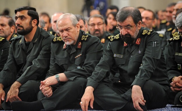 בכירי משמרות המהפכה יחיא רחים ספאווי ומוח'סן רזאי