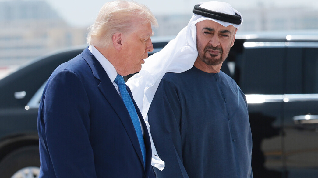 מנהיג איחוד האמירויות מוחמד בן זאיד ונשיא ארה"ב