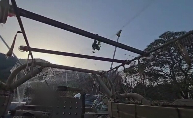 לוחמי צה"ל פורשים רשתות נגד רחפני נפץ