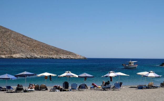 תיירים חוף אסטיפליה יוון 