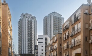 רחוב בפתח תקווה (צילום: Elena Rostunova, shutterstock)
