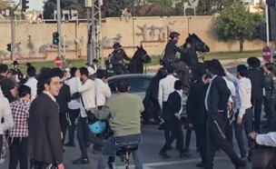 חרדים חוסמים כבישים במחאה נגד גיוס לצה"ל