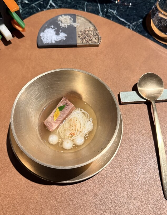 Born & Bred, סיאול