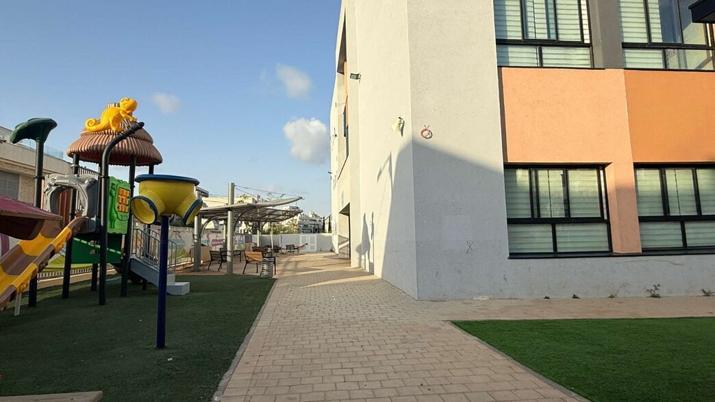 בית ספר חולון 