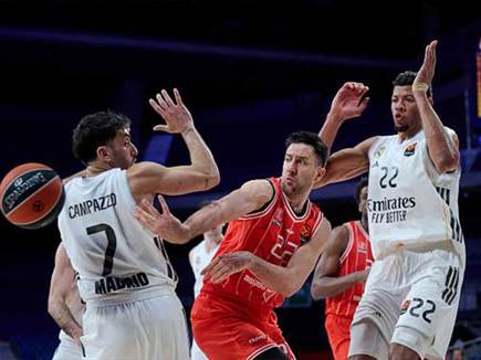 מיציץ` וטבארס. “מבקרים אותו בגלל הכסף“ (GETTY) מיציץ` וטבארס. “מבקרים אותו בגלל הכסף“ (GETTY)