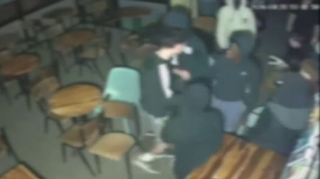 חברי הכנופייה תוקפים נערים בצפון תל אביב חברי הכנופייה תוקפים נערים בצפון תל אביב