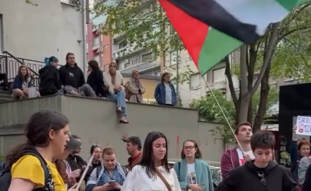 מפגינים בבלגרד, סרביה (צילום: Instagram)