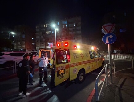 גבר ואישה כבני 40 נמצאו ללא רוח חיים בשטח פתוח בשפלה
