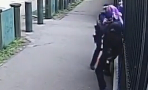 גבר ניסה לבצע פיגוע בשגרירות ישראל בלונדון  (צילום: BBC, tiktok)
