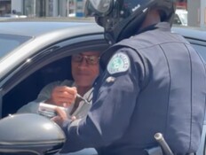 דה רוק עוכב על ידי המשטרה - לא לשימוש