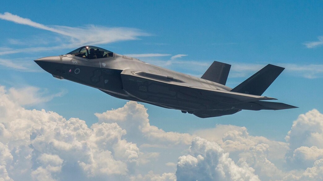 מטוס האדיר (F35)