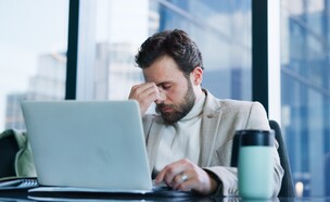 פשיטת רגל, חדלות פרעון, חובות (צילום: PeopleImages, shutterstock)