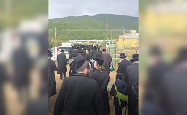 חרדים מגיעים למירון למרות ההגבלות חרדים מגיעים למירון למרות ההגבלות