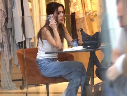 זמן קצר אחרי שאיימה בתביעה: לירז ארז נצפתה מלווה בעורכת דינה