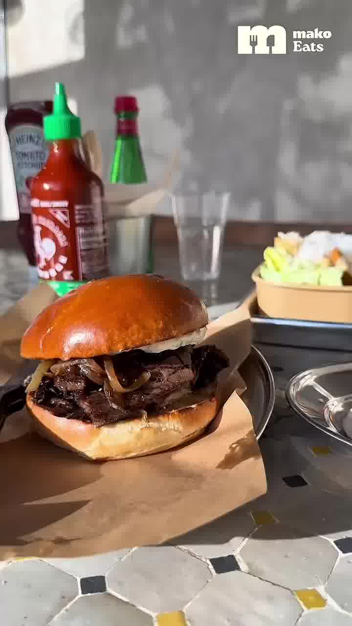 אכלנו בהמבורגרייה החדשה והשווה של אנשי גוז' ודניאל