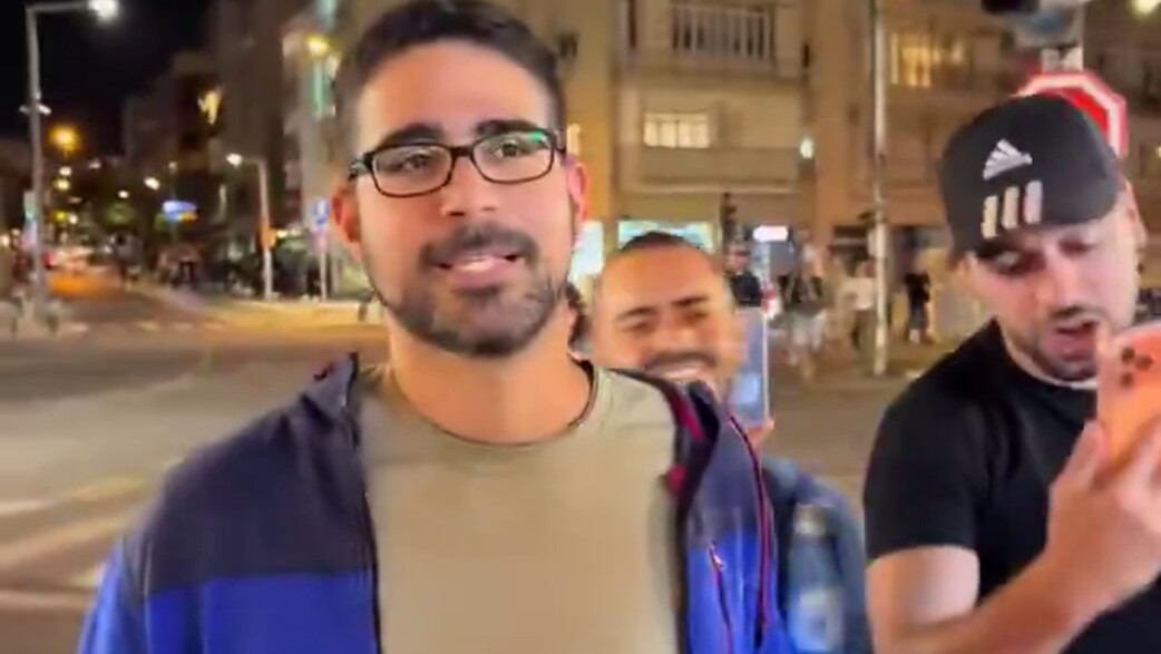 מרדכי דוד חסם את נאור נרקיס ובן זוגו מרדכי דוד חסם את נאור נרקיס ובן זוגו