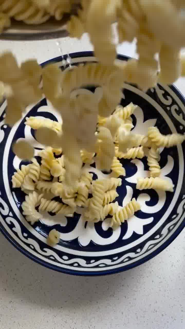 הראשון לעלות על שולחן שבועות - סלט פסטה פסטו