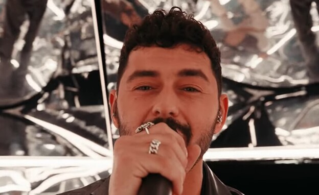 נועם בתן על במת האירוויזיון בחצי הגמר (צילום: EBU)
