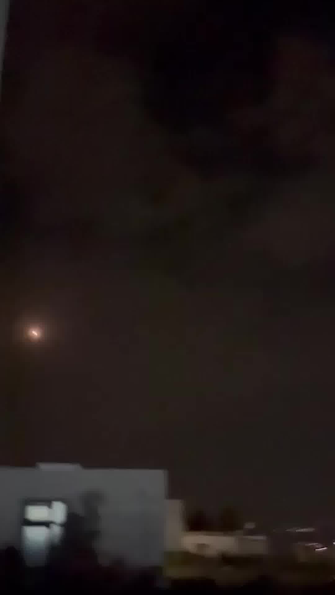 כדור אש בשמיים: חיזבאללה ירה מטח לקריית שמונה - 6 שיגורים נורו מלבנון, חלקם יורטו