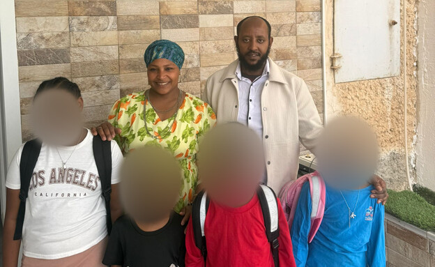 יונתן צ'יקול אשתו וילדיהם יונתן צ'יקול אשתו וילדיהם