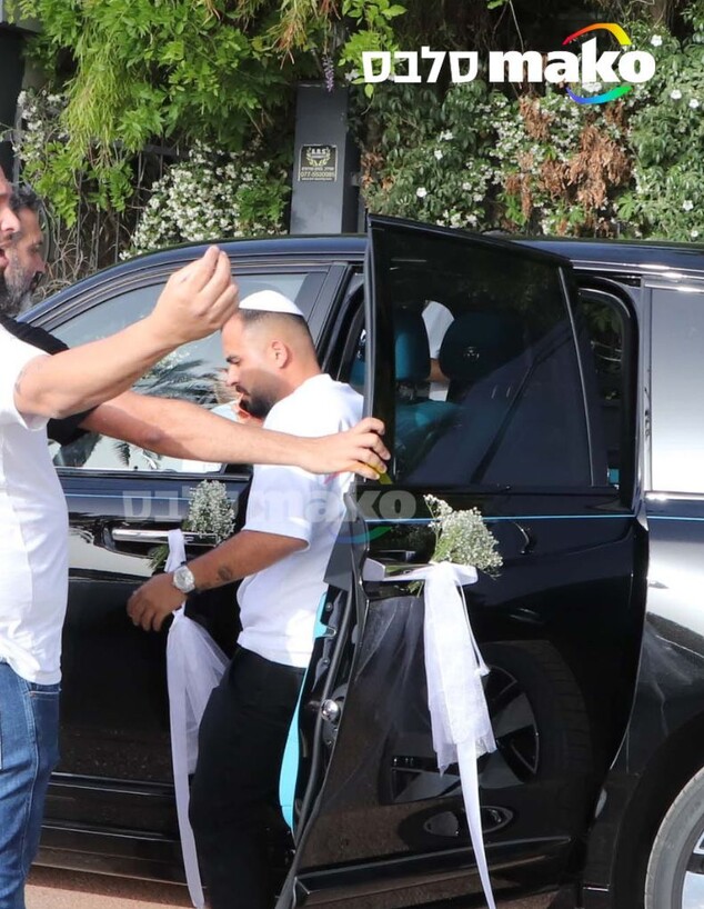 עדן פינס ואושר כהן מגיעים לאולם